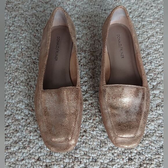 DONALD PLINER Gold Metallic DEEDEE Flats Loafers size 7.5M Slip On Square Toe - Picture 2 of 12